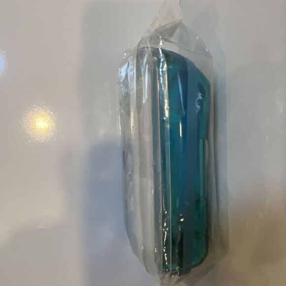 Fuji QuickSnap Waterproof Disposable Camera 27 Exp. Brand New In Package - Picture 5 of 5